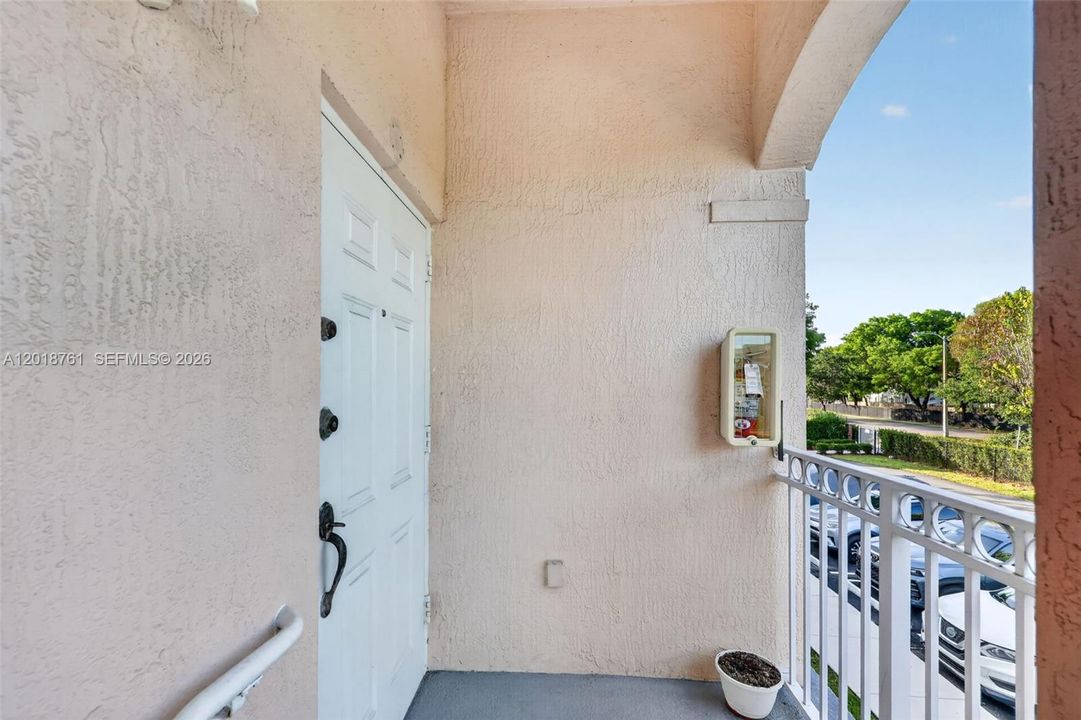 En Venta: $200,000 (2 camas, 2 baños, 815 Pies cuadrados)