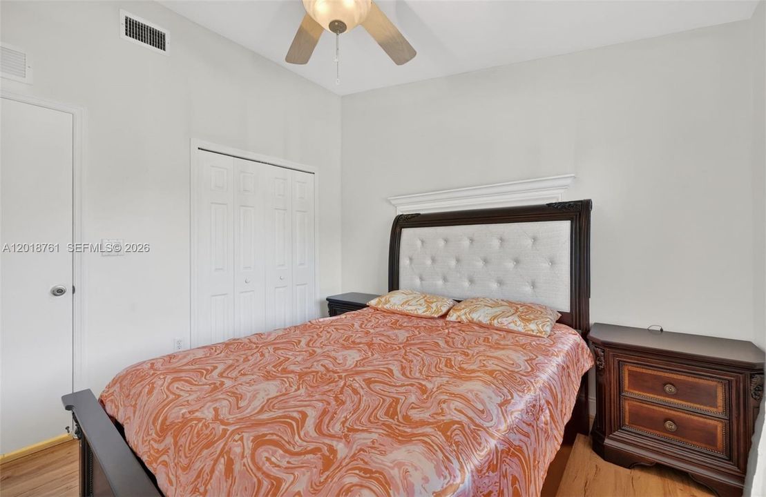 En Venta: $200,000 (2 camas, 2 baños, 815 Pies cuadrados)