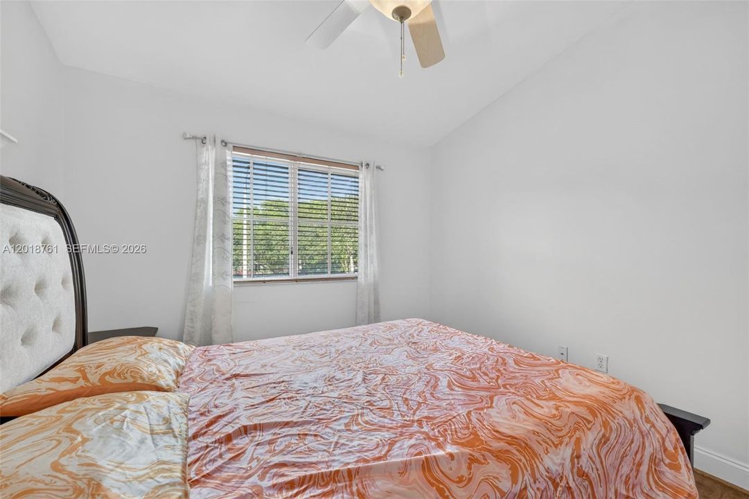 En Venta: $200,000 (2 camas, 2 baños, 815 Pies cuadrados)