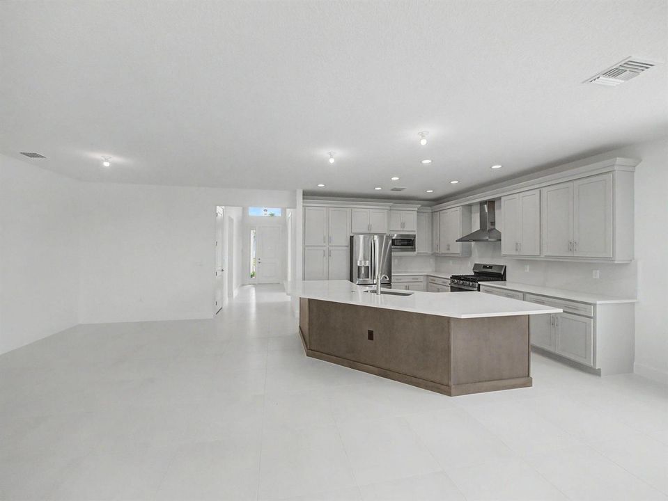 Entry/Kitchen