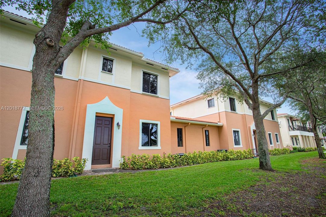 For Rent: $2,500 (2 beds, 2 baths, 1551 Square Feet)
