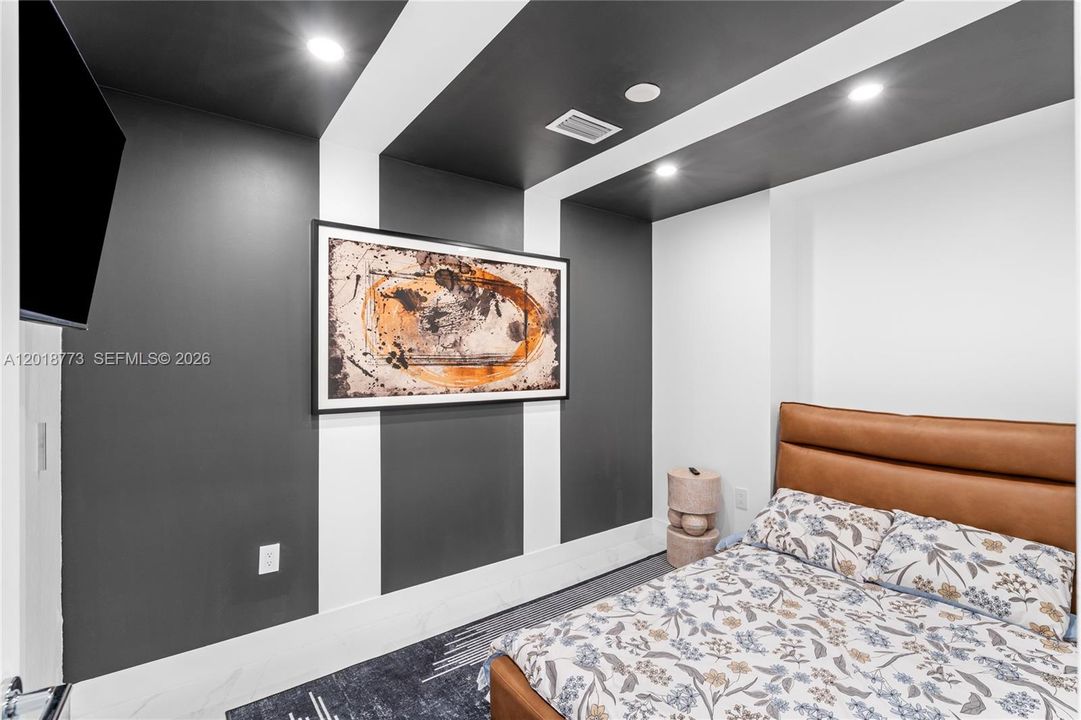 В аренду: $12,000 (2 спален, 3 ванн, 1306 Квадратных фут)