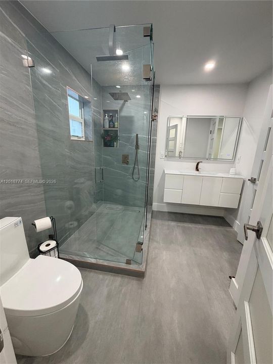 На продажу: $400,000 (2 спален, 2 ванн, 1034 Квадратных фут)