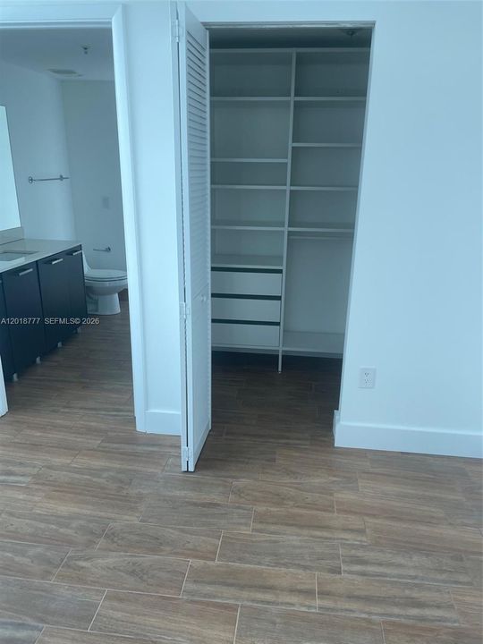 Activo con contrato: $2,600 (1 camas, 1 baños, 693 Pies cuadrados)