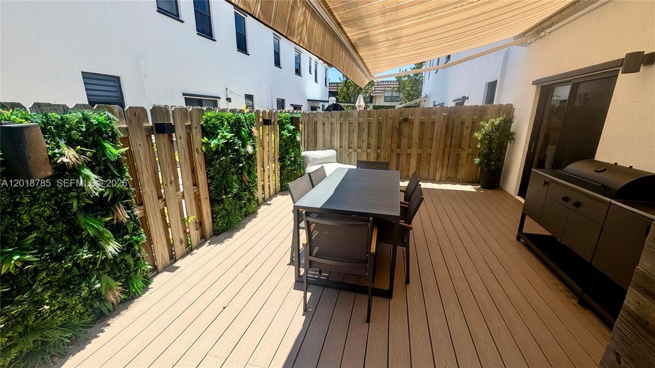 For Sale: $735,000 (3 beds, 2 baths, 1378 Square Feet)