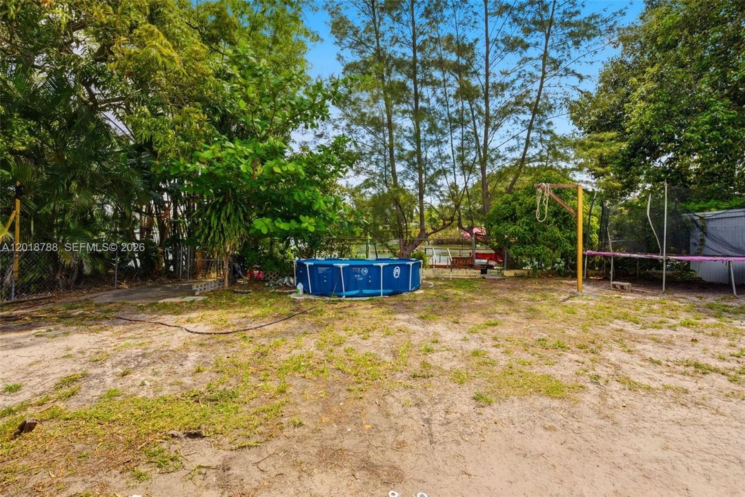 На продажу: $579,000 (4 спален, 2 ванн, 1172 Квадратных фут)