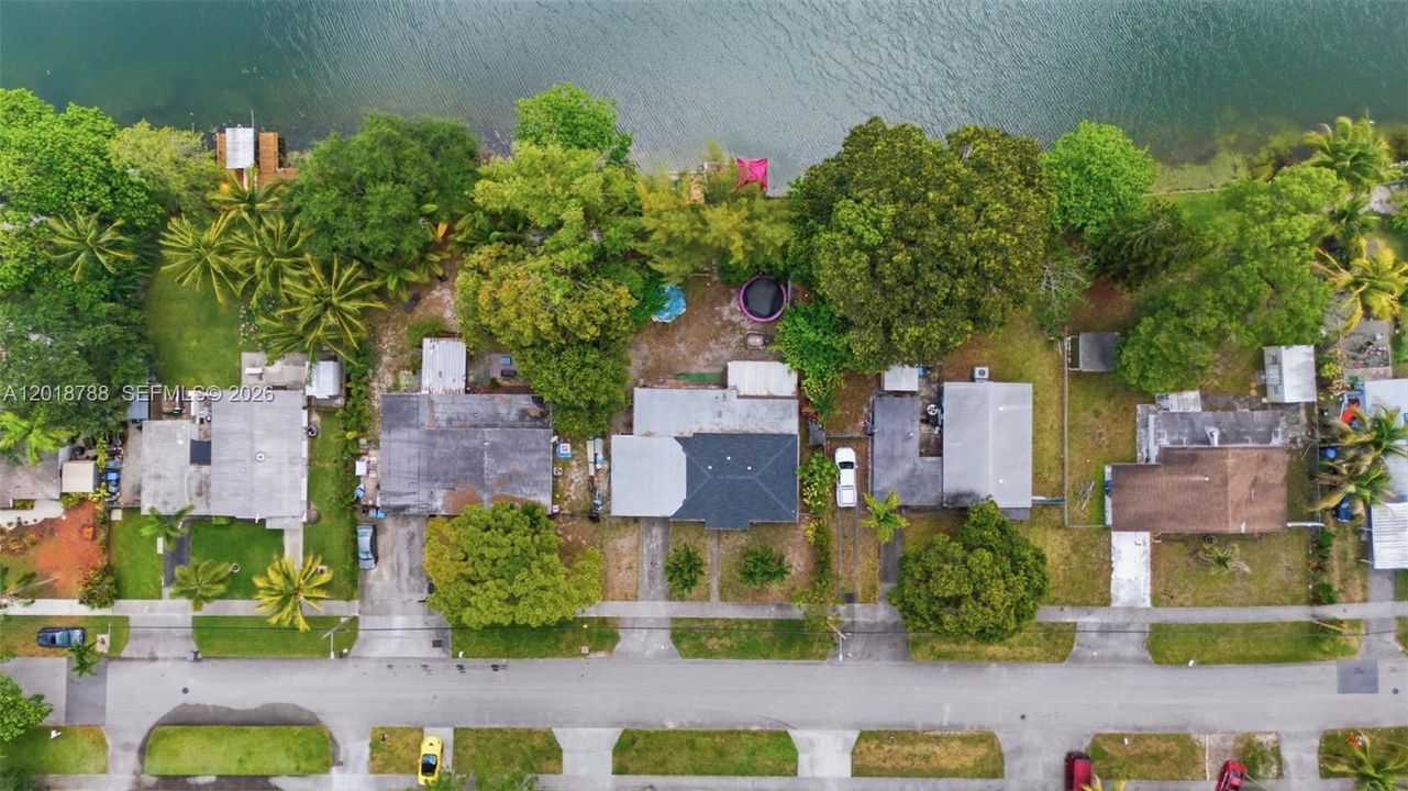 На продажу: $579,000 (4 спален, 2 ванн, 1172 Квадратных фут)