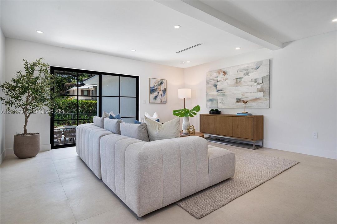 For Sale: $2,900,000 (3 beds, 4 baths, 2163 Square Feet)