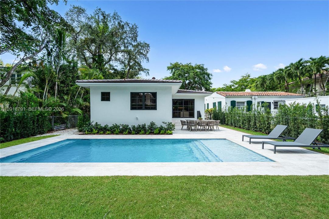 For Sale: $2,900,000 (3 beds, 4 baths, 2163 Square Feet)