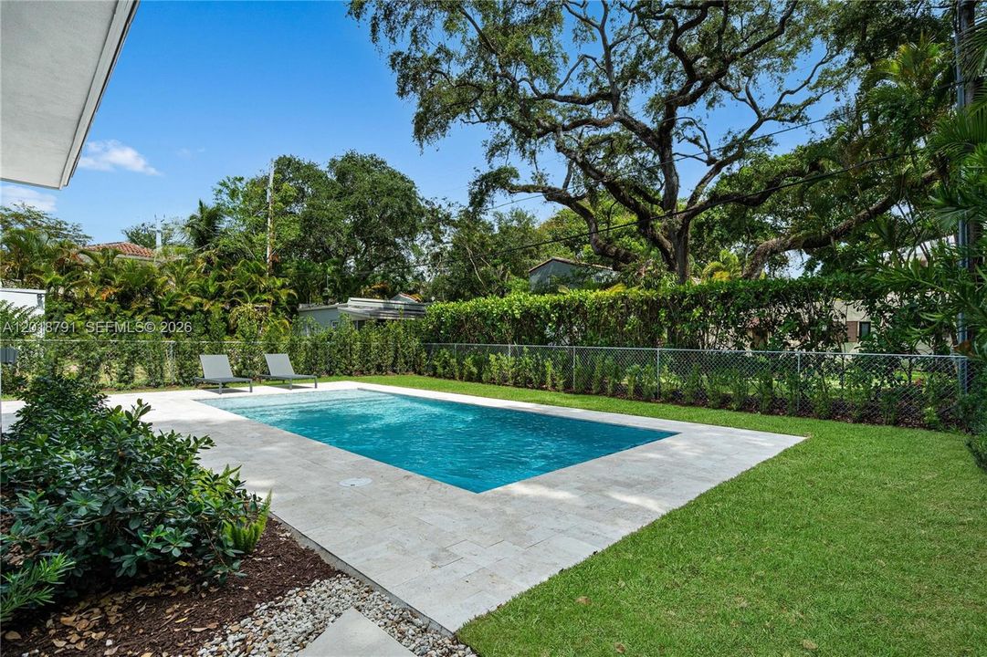For Sale: $2,900,000 (3 beds, 4 baths, 2163 Square Feet)