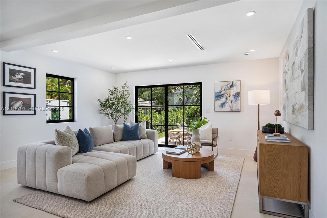 For Sale: $2,900,000 (3 beds, 4 baths, 2163 Square Feet)