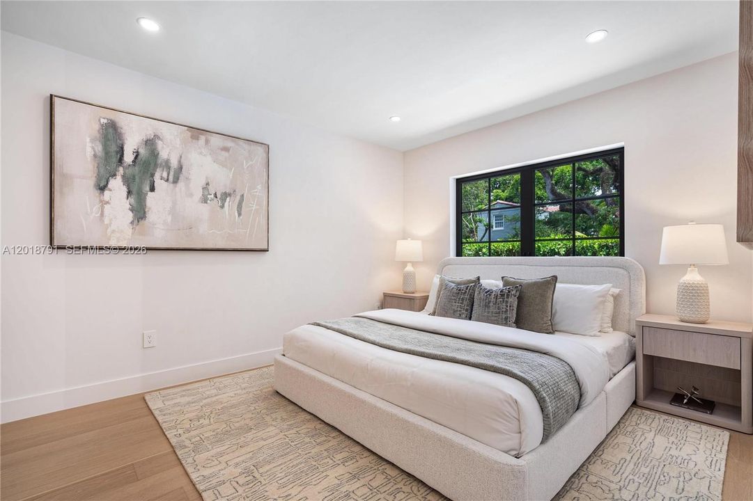 For Sale: $2,900,000 (3 beds, 4 baths, 2163 Square Feet)