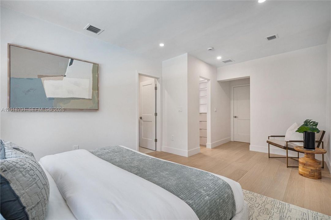 For Sale: $2,900,000 (3 beds, 4 baths, 2163 Square Feet)