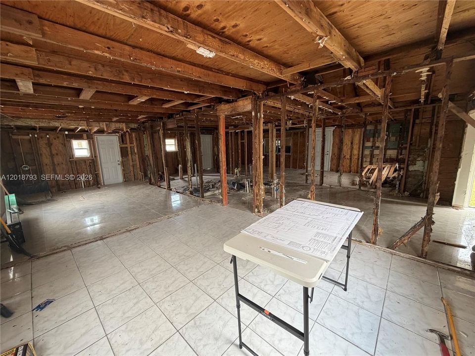 For Sale: $195,000 (3 beds, 2 baths, 1188 Square Feet)