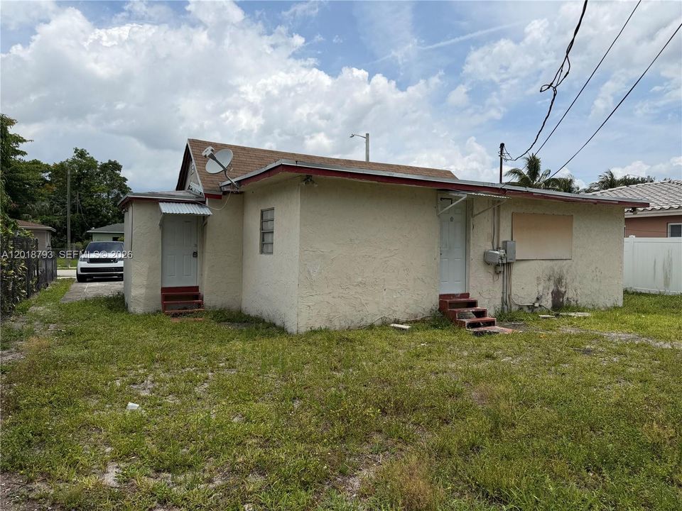 For Sale: $195,000 (3 beds, 2 baths, 1188 Square Feet)