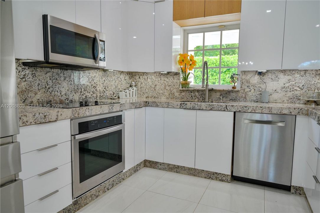 В аренду: $12,500 (4 спален, 3 ванн, 3016 Квадратных фут)
