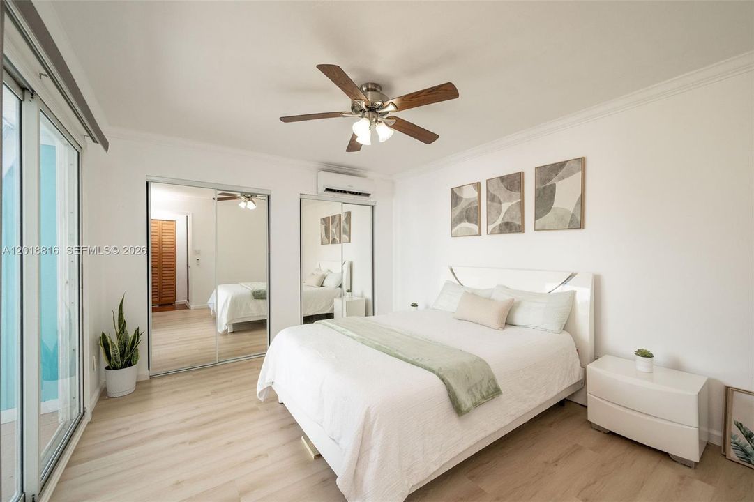 Recently Sold: $570,000 (2 beds, 2 baths, 1032 Square Feet)