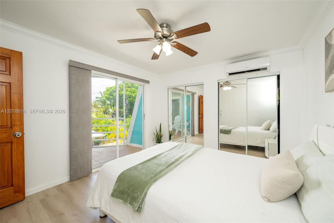 Recently Sold: $570,000 (2 beds, 2 baths, 1032 Square Feet)