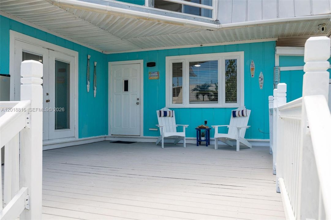 Recently Sold: $570,000 (2 beds, 2 baths, 1032 Square Feet)
