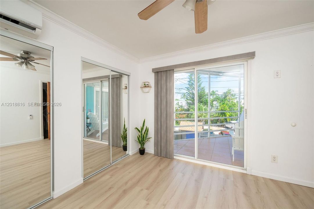 Recently Sold: $570,000 (2 beds, 2 baths, 1032 Square Feet)