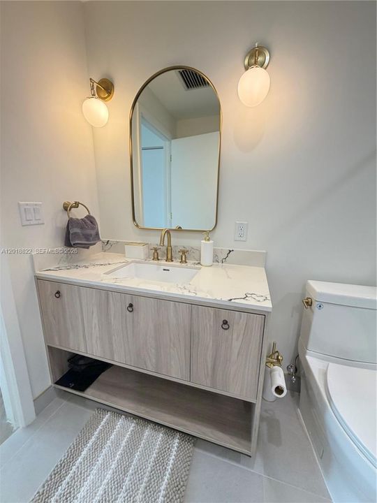For Sale: $729,000 (1 beds, 1 baths, 720 Square Feet)