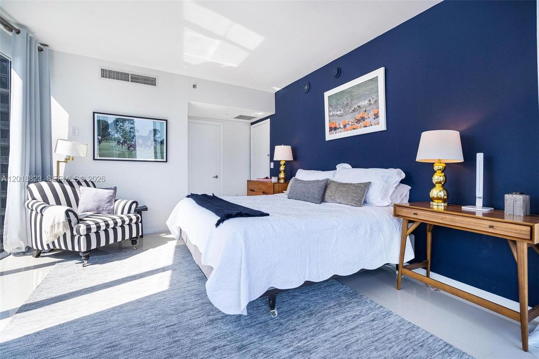 For Sale: $850,000 (2 beds, 2 baths, 1255 Square Feet)