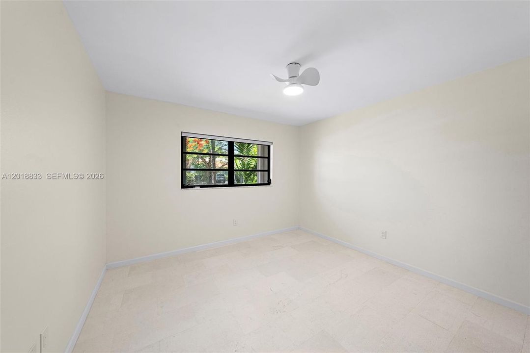 Activo con contrato: $899,000 (4 camas, 2 baños, 2481 Pies cuadrados)