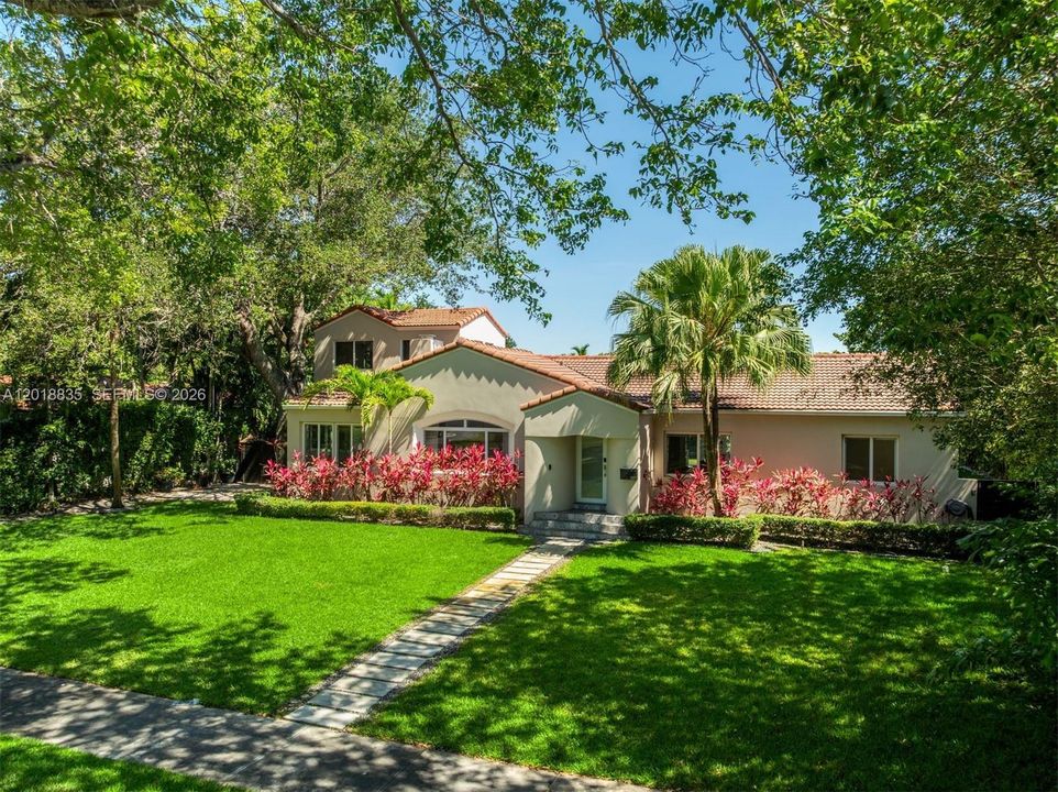 For Sale: $2,600,000 (5 beds, 5 baths, 2798 Square Feet)