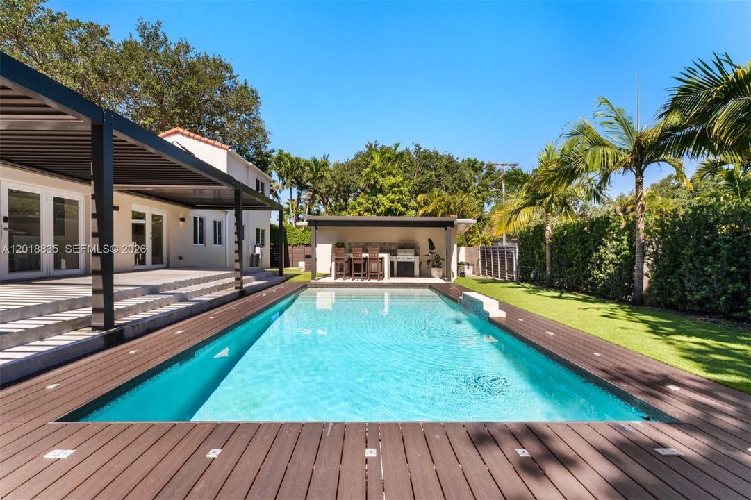 For Sale: $2,600,000 (5 beds, 5 baths, 2798 Square Feet)
