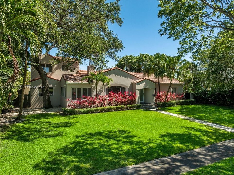 For Sale: $2,600,000 (5 beds, 5 baths, 2798 Square Feet)
