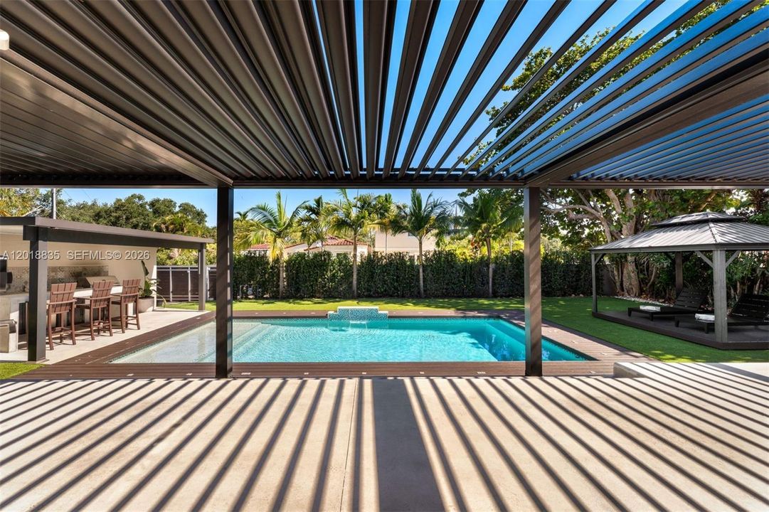 For Sale: $2,600,000 (5 beds, 5 baths, 2798 Square Feet)