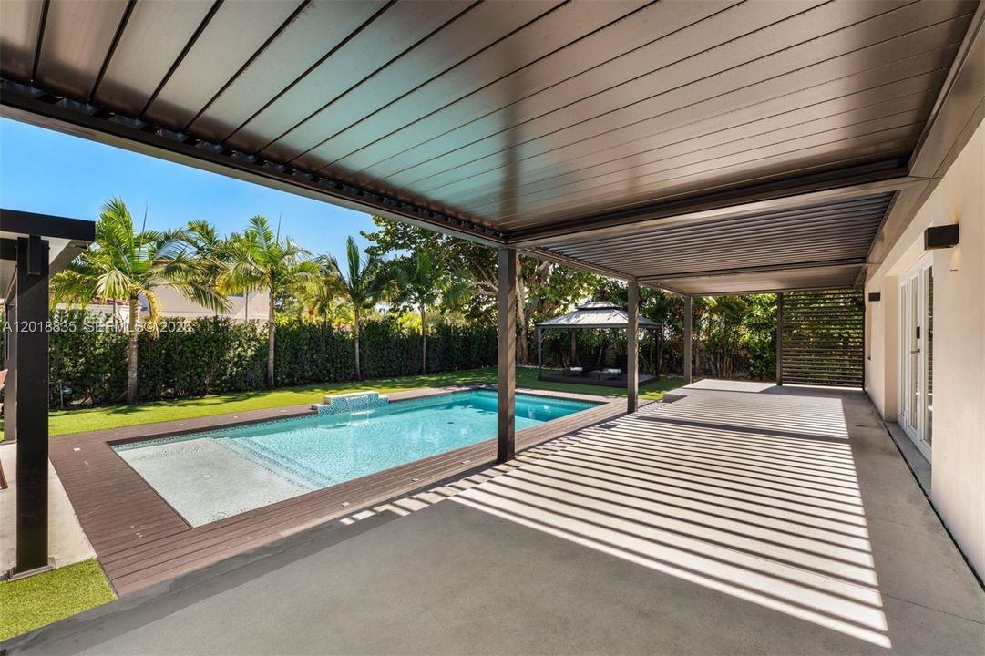 For Sale: $2,600,000 (5 beds, 5 baths, 2798 Square Feet)