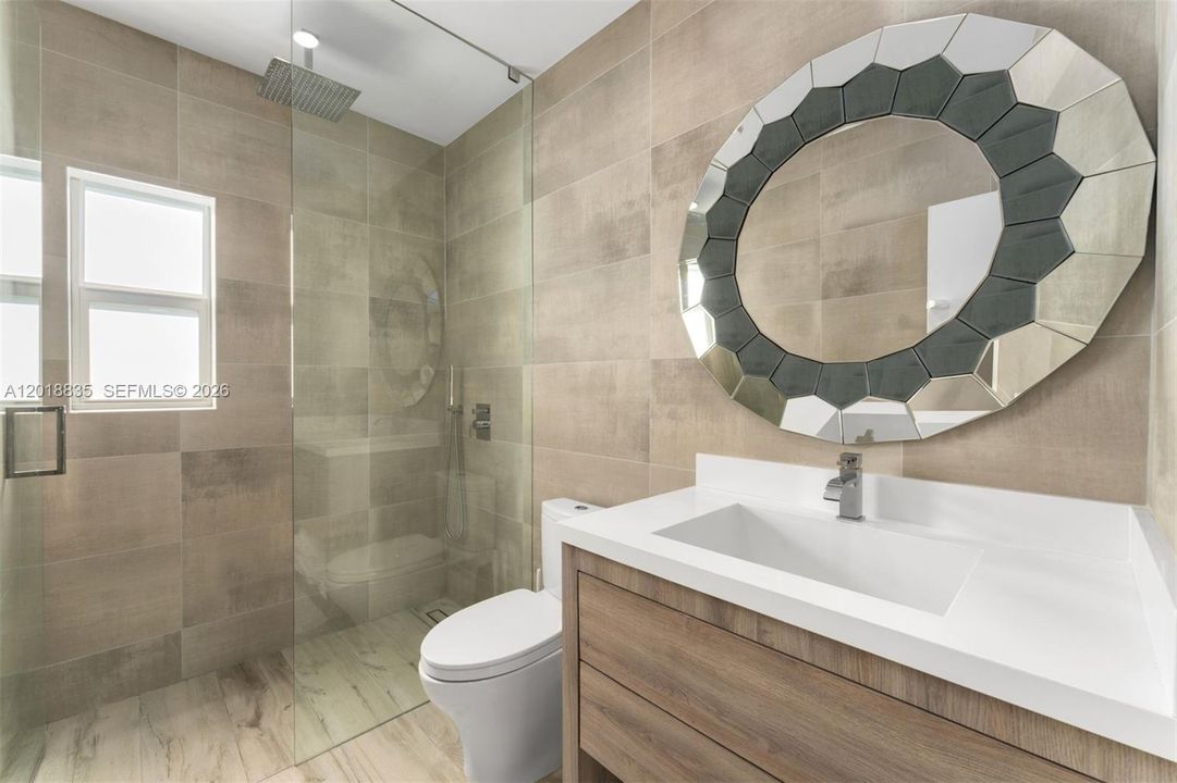 For Sale: $2,600,000 (5 beds, 5 baths, 2798 Square Feet)