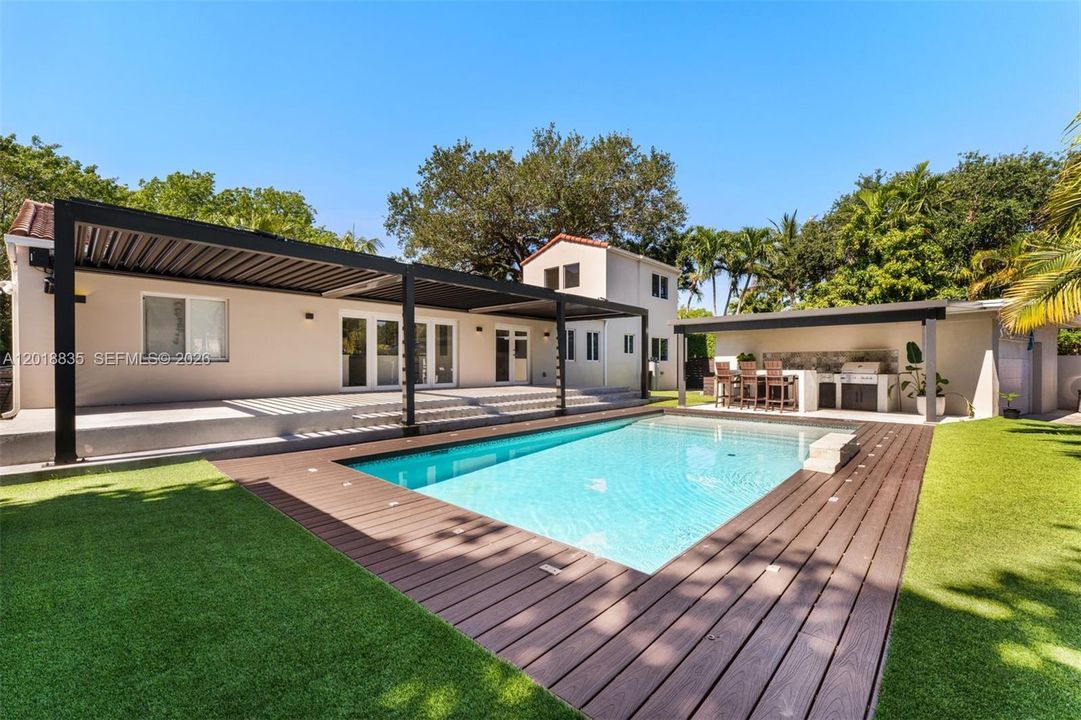 For Sale: $2,600,000 (5 beds, 5 baths, 2798 Square Feet)