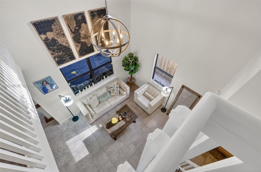Activo con contrato: $525,500 (3 camas, 2 baños, 2115 Pies cuadrados)
