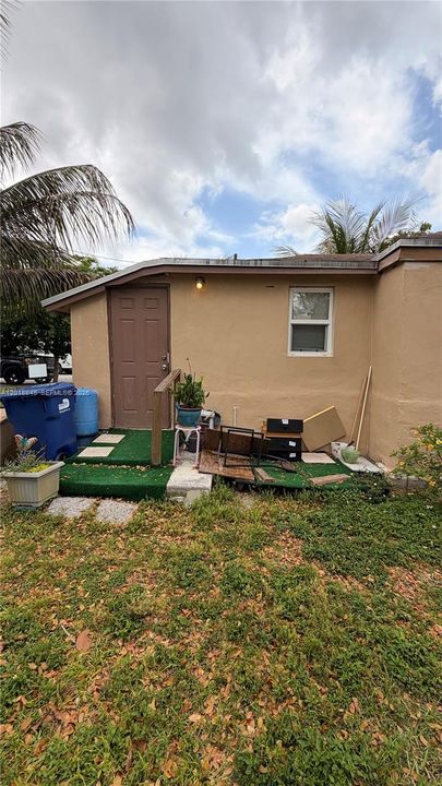 Active With Contract: $190,000 (2 beds, 1 baths, 560 Square Feet)
