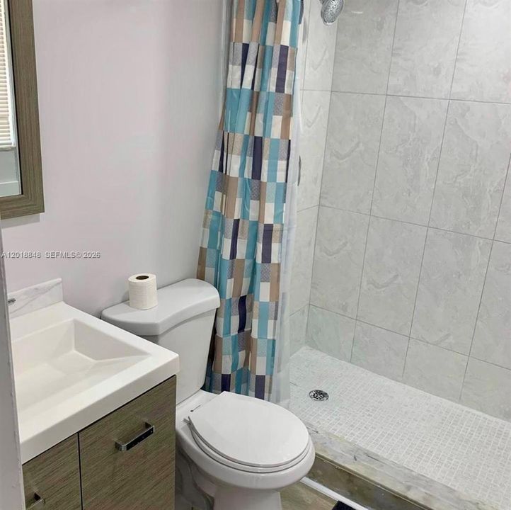 Active With Contract: $170,000 (2 beds, 2 baths, 985 Square Feet)