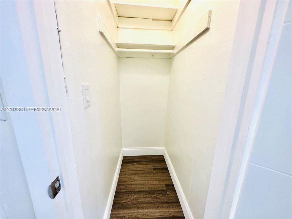 En Venta: $300,000 (2 camas, 2 baños, 990 Pies cuadrados)
