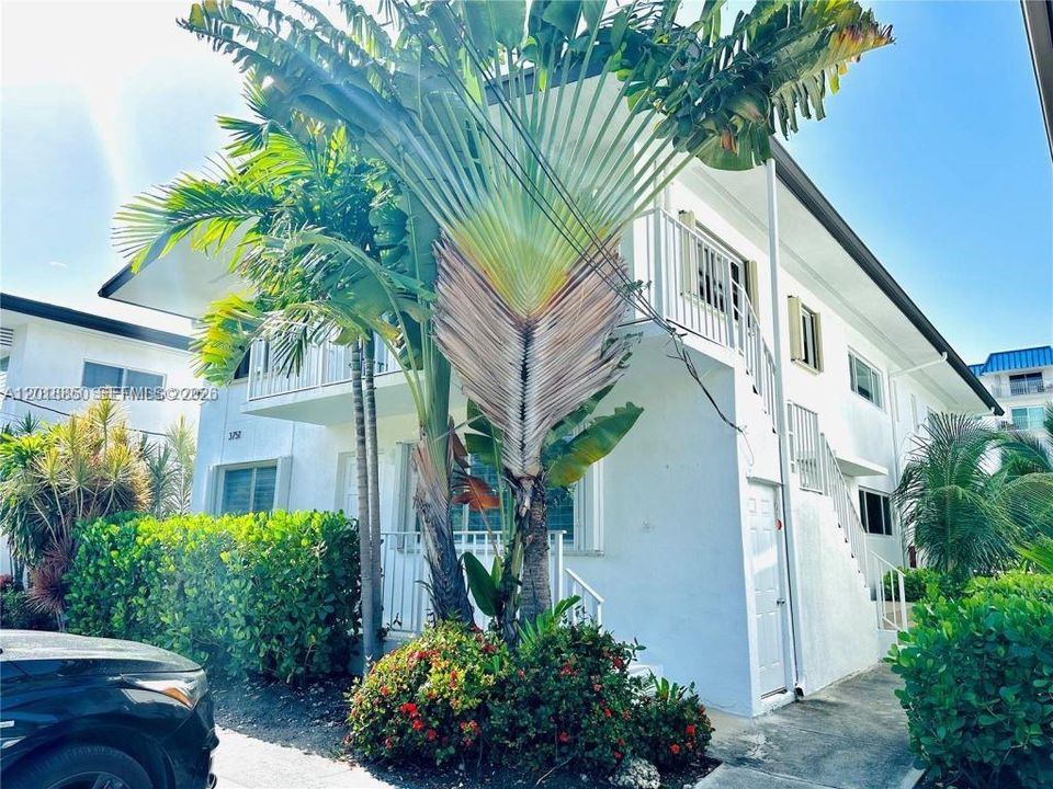 En Venta: $300,000 (2 camas, 2 baños, 990 Pies cuadrados)