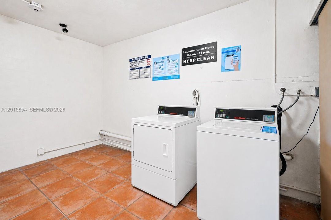 For Rent: $1,800 (1 beds, 1 baths, 760 Square Feet)