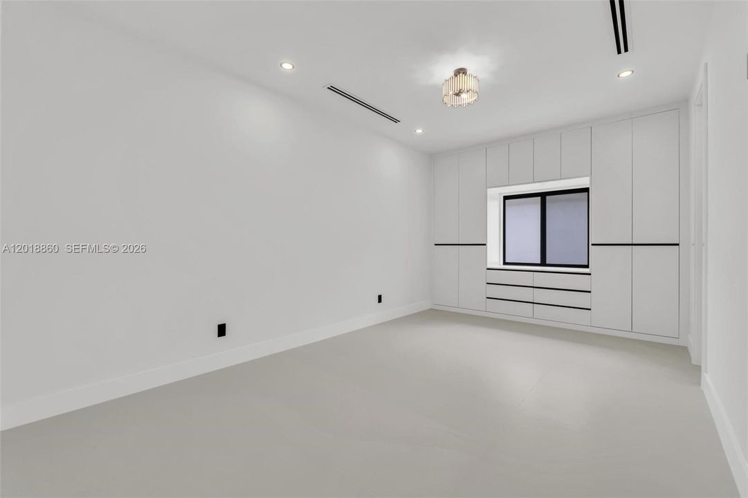 Active With Contract: $950,000 (4 beds, 3 baths, 1857 Square Feet)