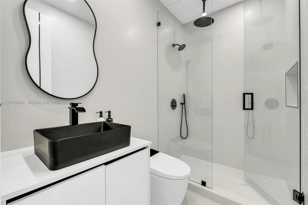 Active With Contract: $950,000 (4 beds, 3 baths, 1857 Square Feet)