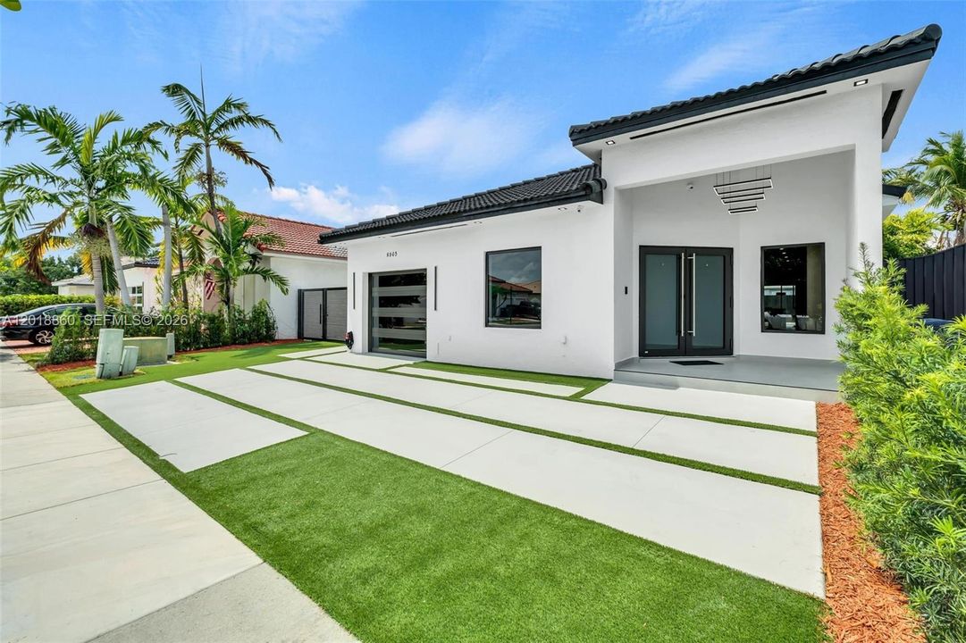 Active With Contract: $950,000 (4 beds, 3 baths, 1857 Square Feet)