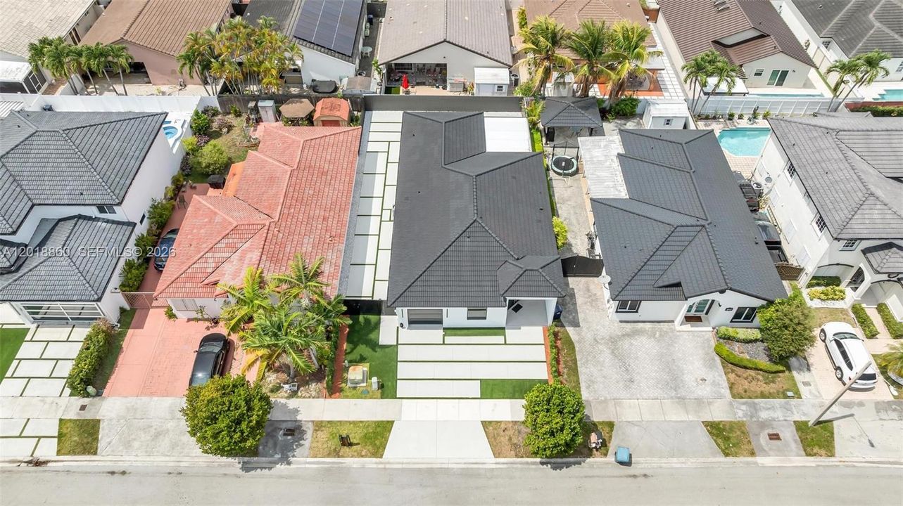 Active With Contract: $950,000 (4 beds, 3 baths, 1857 Square Feet)