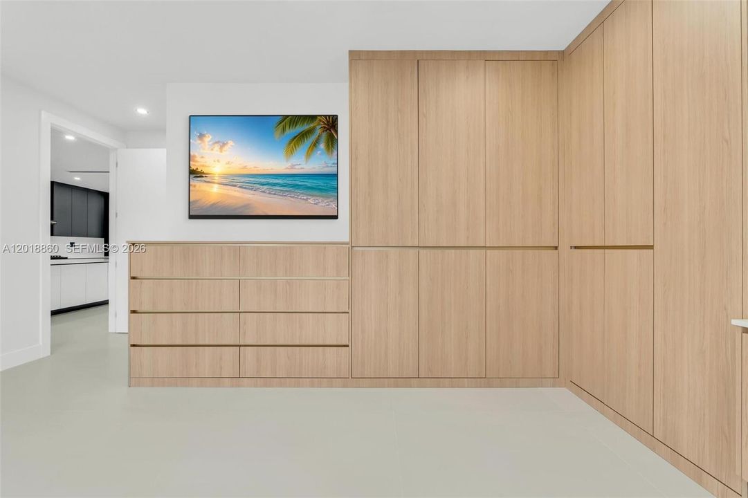 Active With Contract: $950,000 (4 beds, 3 baths, 1857 Square Feet)