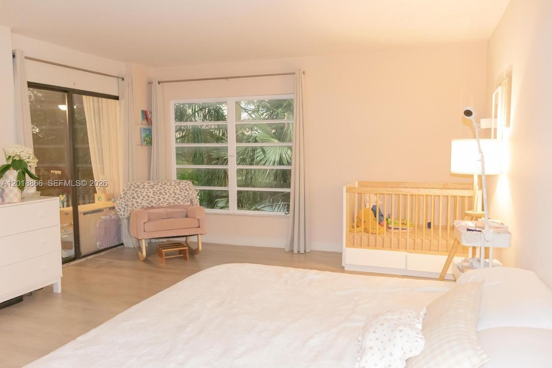 For Sale: $138,000 (1 beds, 2 baths, 1140 Square Feet)