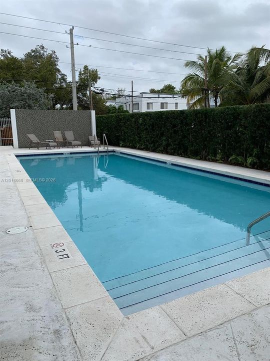 For Sale: $350,000 (2 beds, 2 baths, 982 Square Feet)