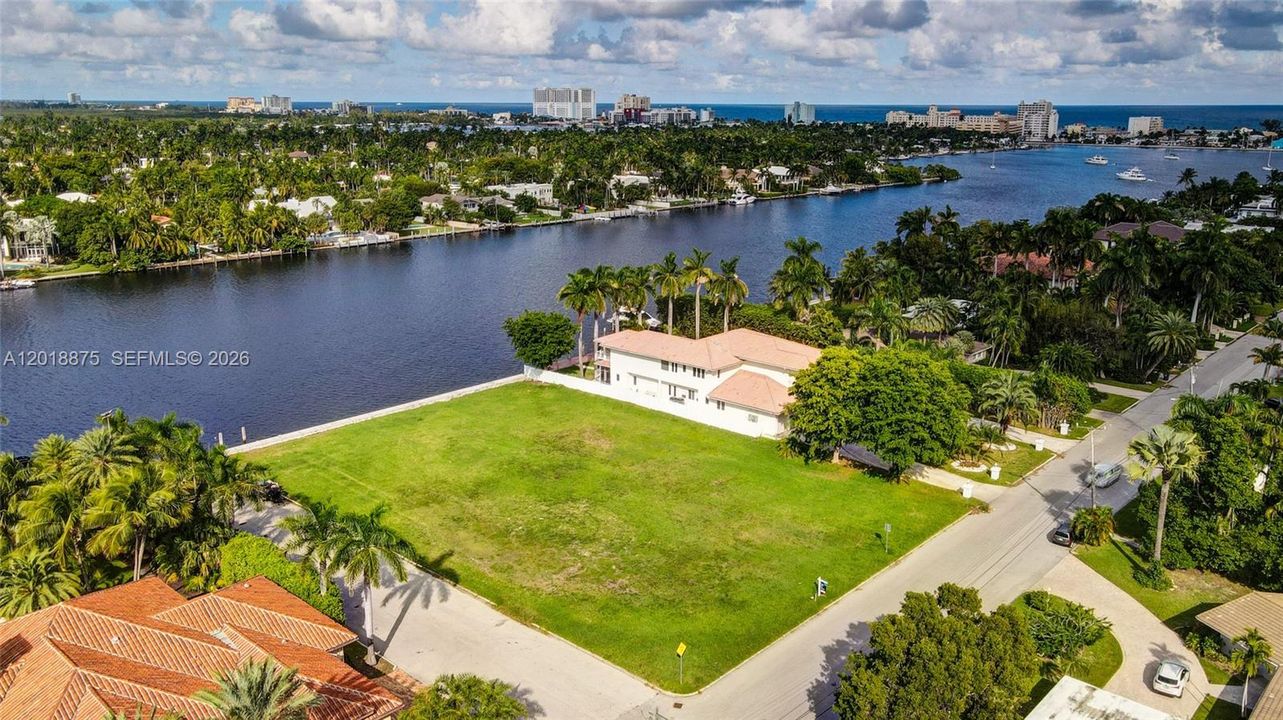 待售: $4,250,000 (0.40 acres)