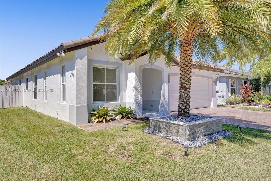 For Sale: $630,000 (4 beds, 2 baths, 1667 Square Feet)