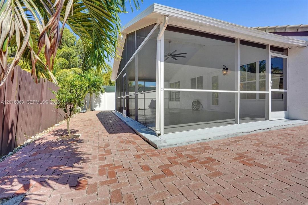 For Sale: $630,000 (4 beds, 2 baths, 1667 Square Feet)